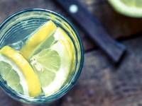 13 преимуществ воды с лимоном!