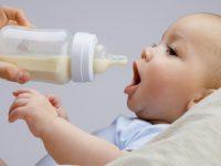 Начала кормить ребенка молочной смесью, а муж мне титьки мнёт
