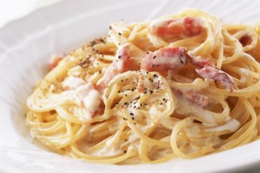pasta-karbonara-s-bekonom-v-slivkax